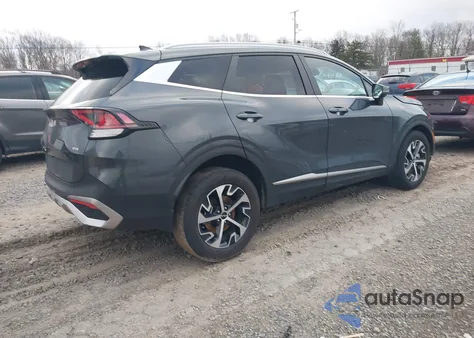 2023 Kia Sportage Hybrid Ex z USA, uszkodzony, nr VIN KNDPVCAG4P7067778